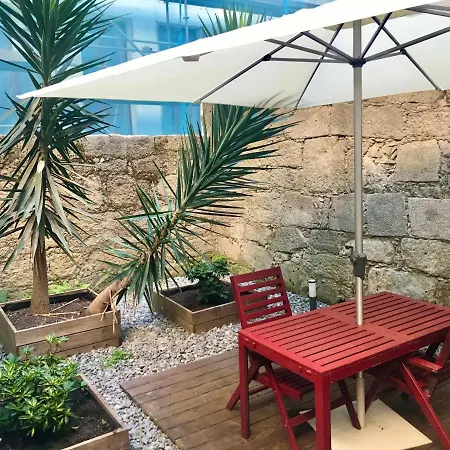 Low Cost Parking - Private Garden - Almada 392 Apartment *