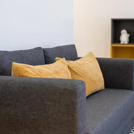 Low Cost Parking - Private Garden - Almada 392 Porto