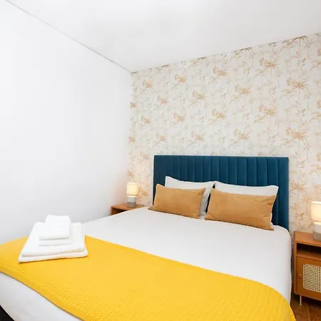 Apartment Low Cost Parking - Private Garden - Almada 392 Porto