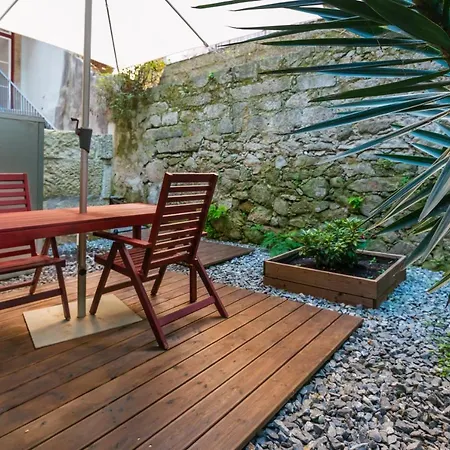 Apartment Low Cost Parking - Private Garden - Almada 392 *
